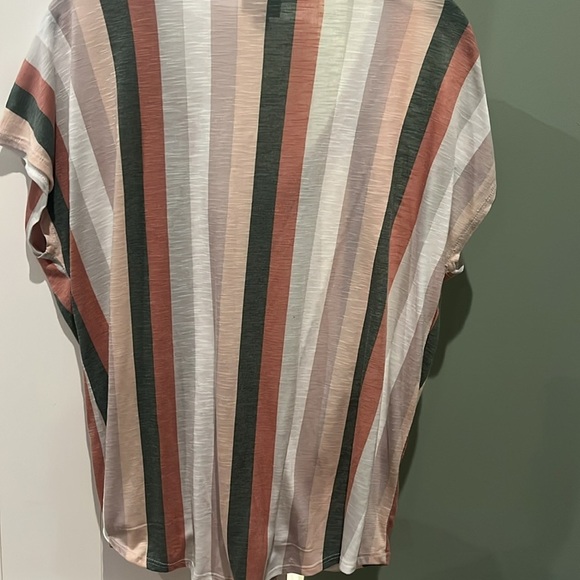 Torrid Tie Front Tshirt Size 0 - Picture 4 of 4